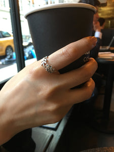 Flower- leaf Ring in Silver and Sapphires