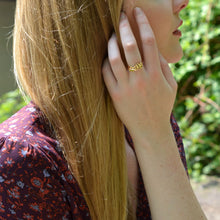 Load image into Gallery viewer, Flower-leaf ring in 14k Gold set with Sapphires